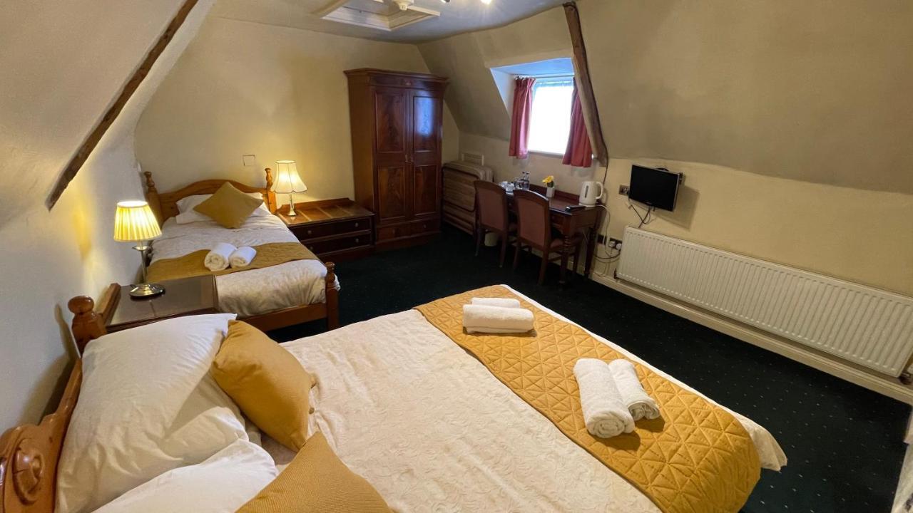 Hotel Crown *