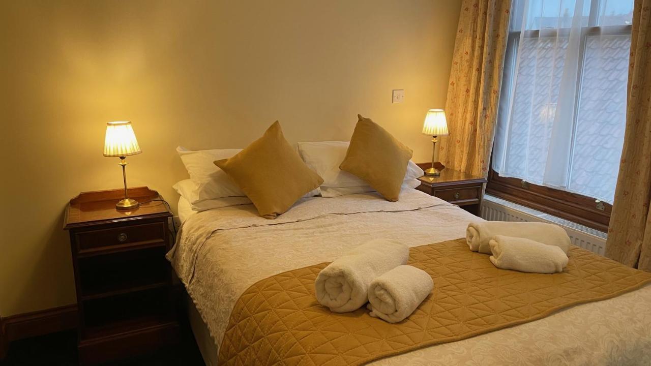 Hotel Crown *